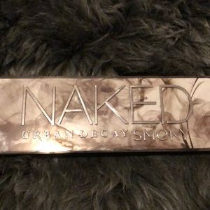 Barely used urban decay eyeshadow pallet
